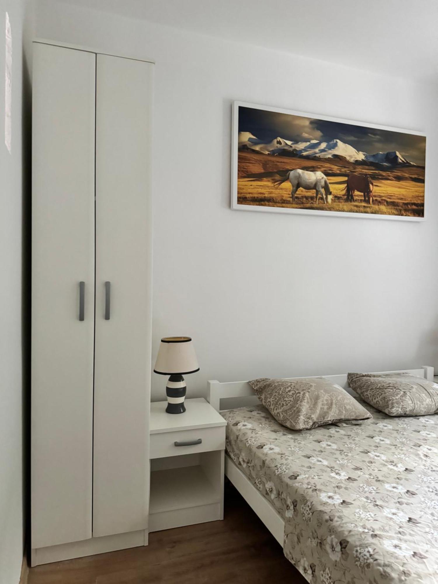 Carine Garden Appartement Risan Kamer foto
