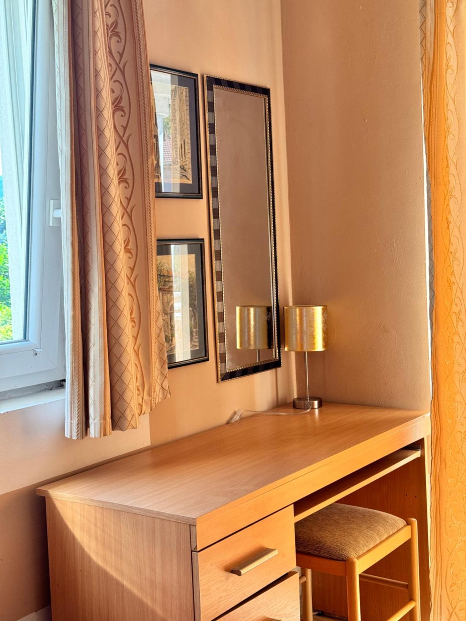 Carine Garden Appartement Risan Buitenkant foto