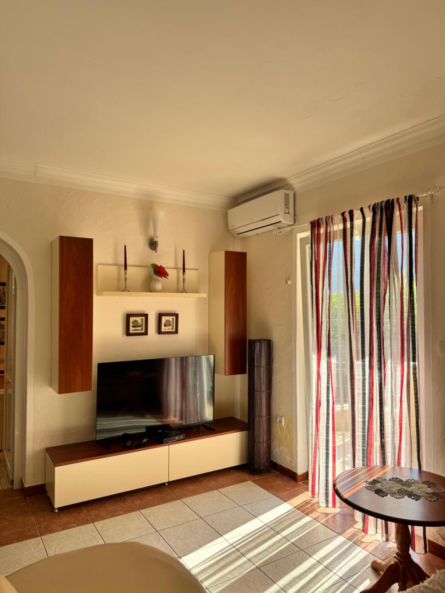 Carine Garden Appartement Risan Buitenkant foto