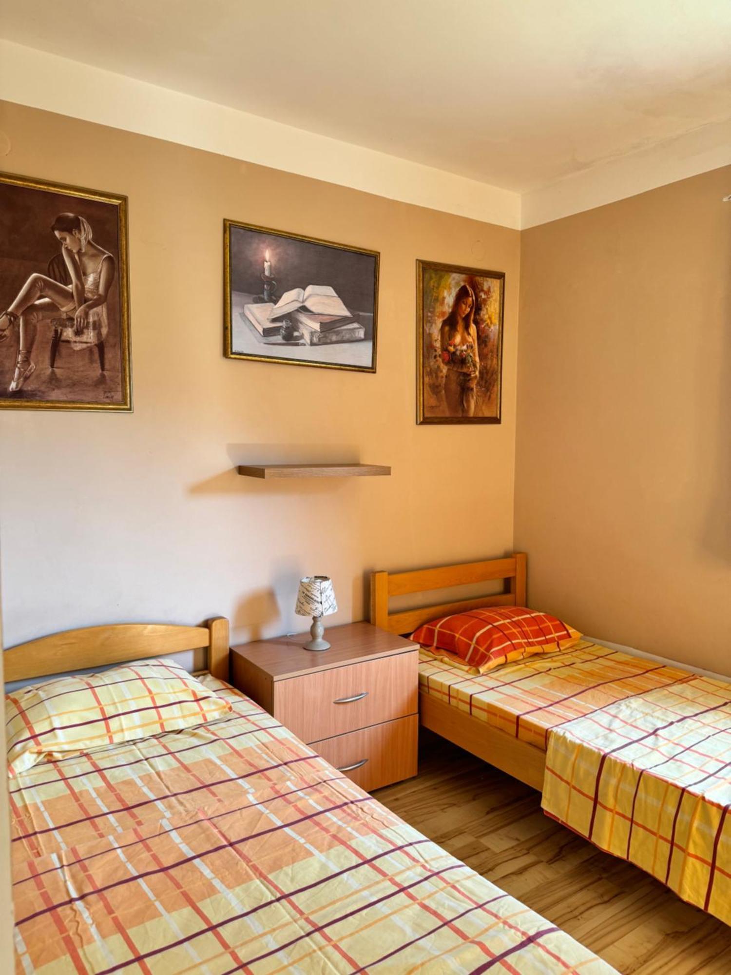 Carine Garden Appartement Risan Buitenkant foto